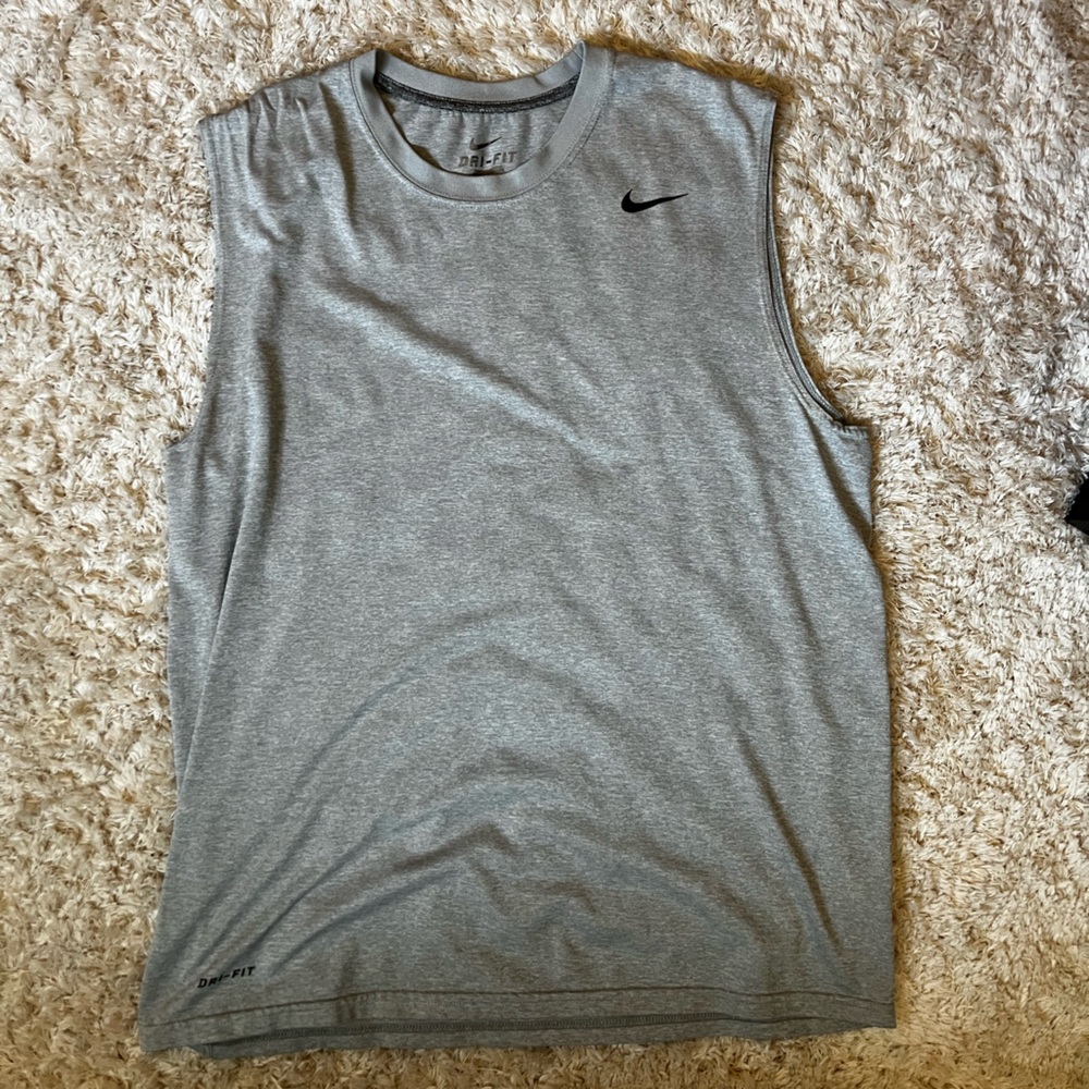 Nike cutoff workout top